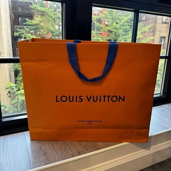 Louis Vuitton Shopping Bag - Picture 4 of 5